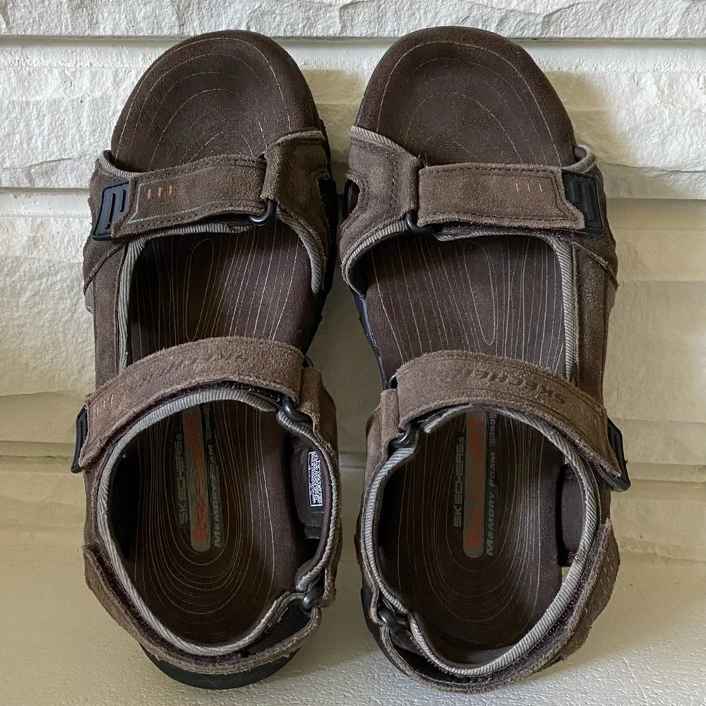Skechers size suede