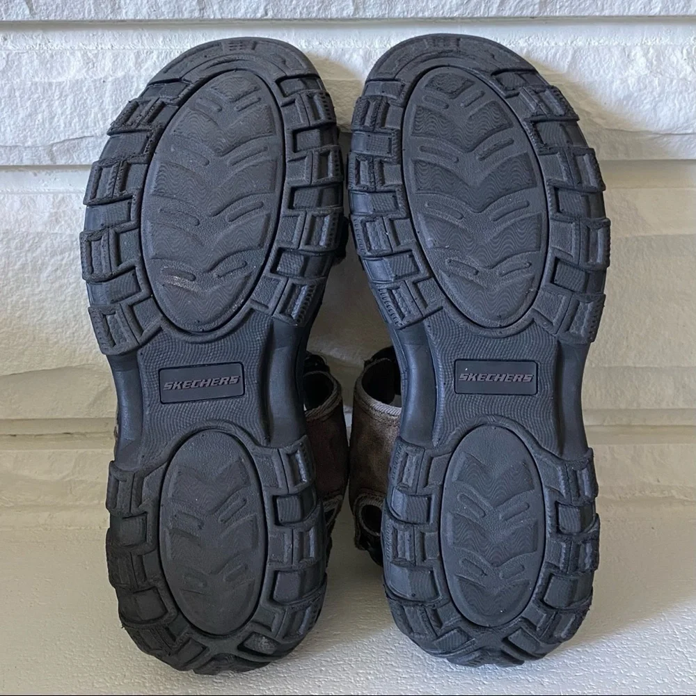Skechers size suede