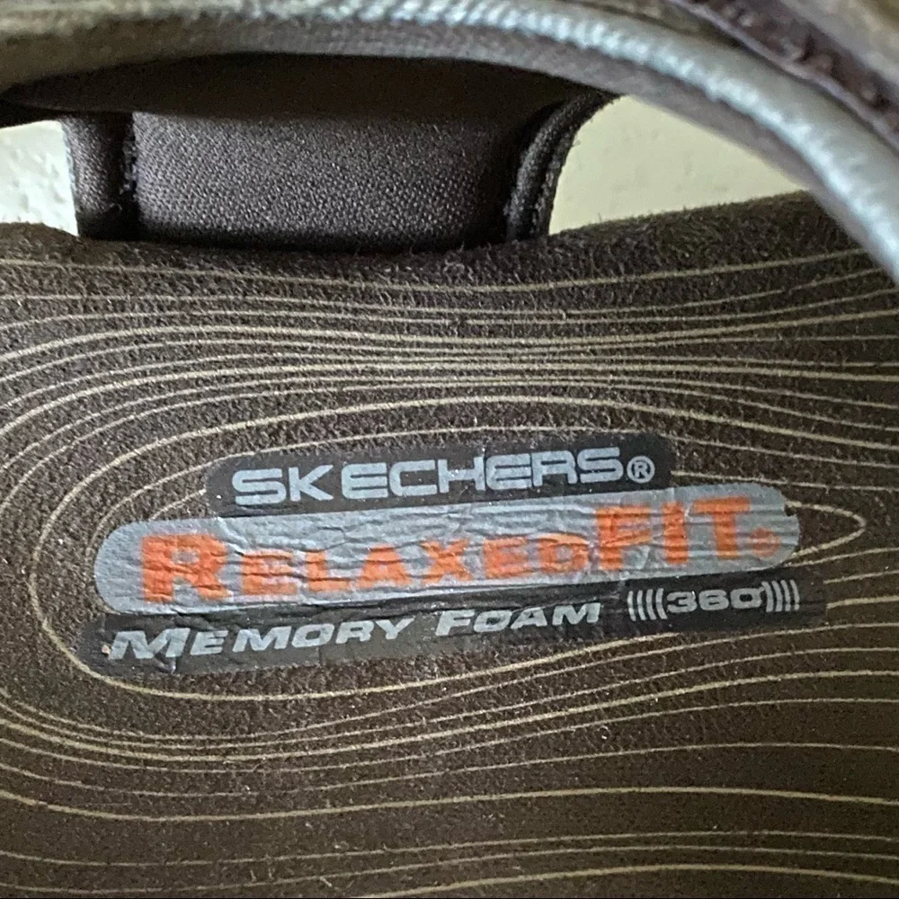 Skechers size suede