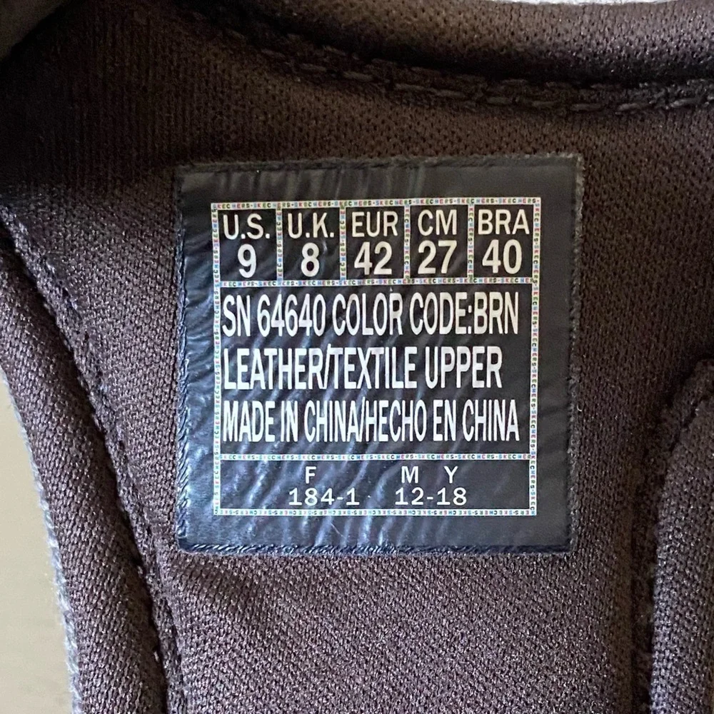 Skechers size suede