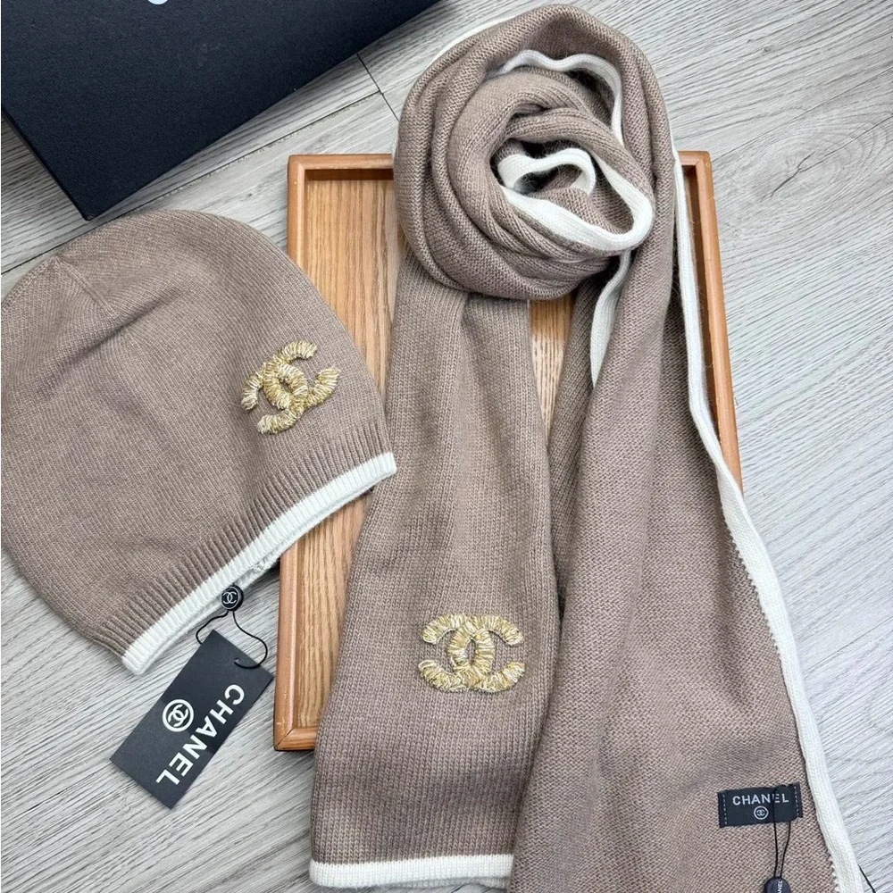 Chanel. chanel taupe