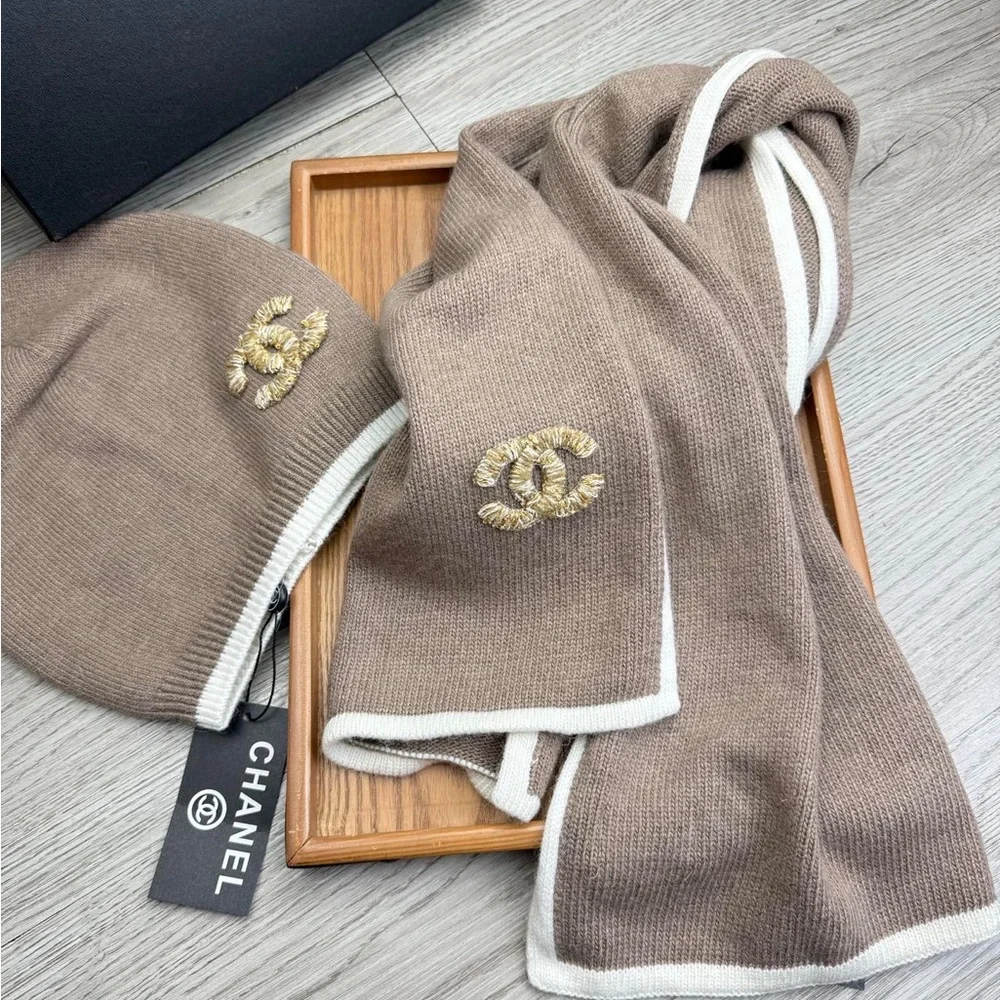 Chanel. chanel taupe
