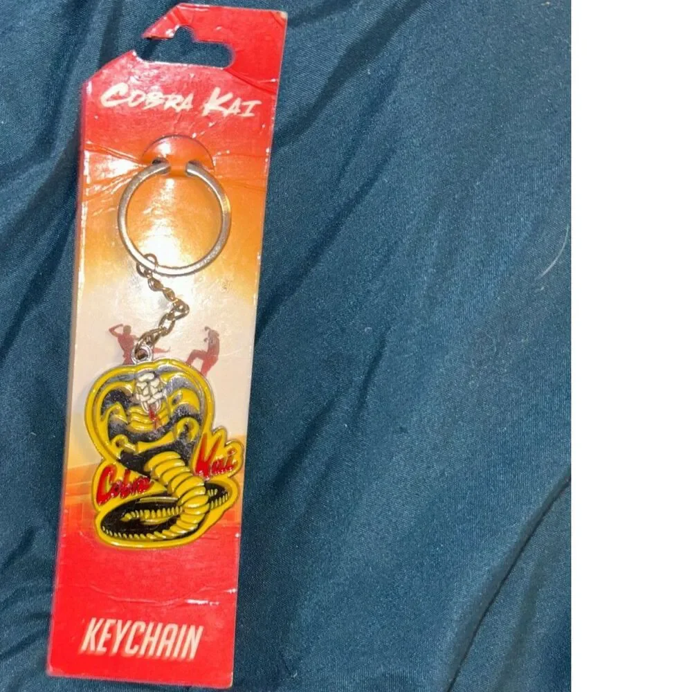 Cobra Kai Official Licensed Keychain Surreal Entertainment 2021 – New on Card