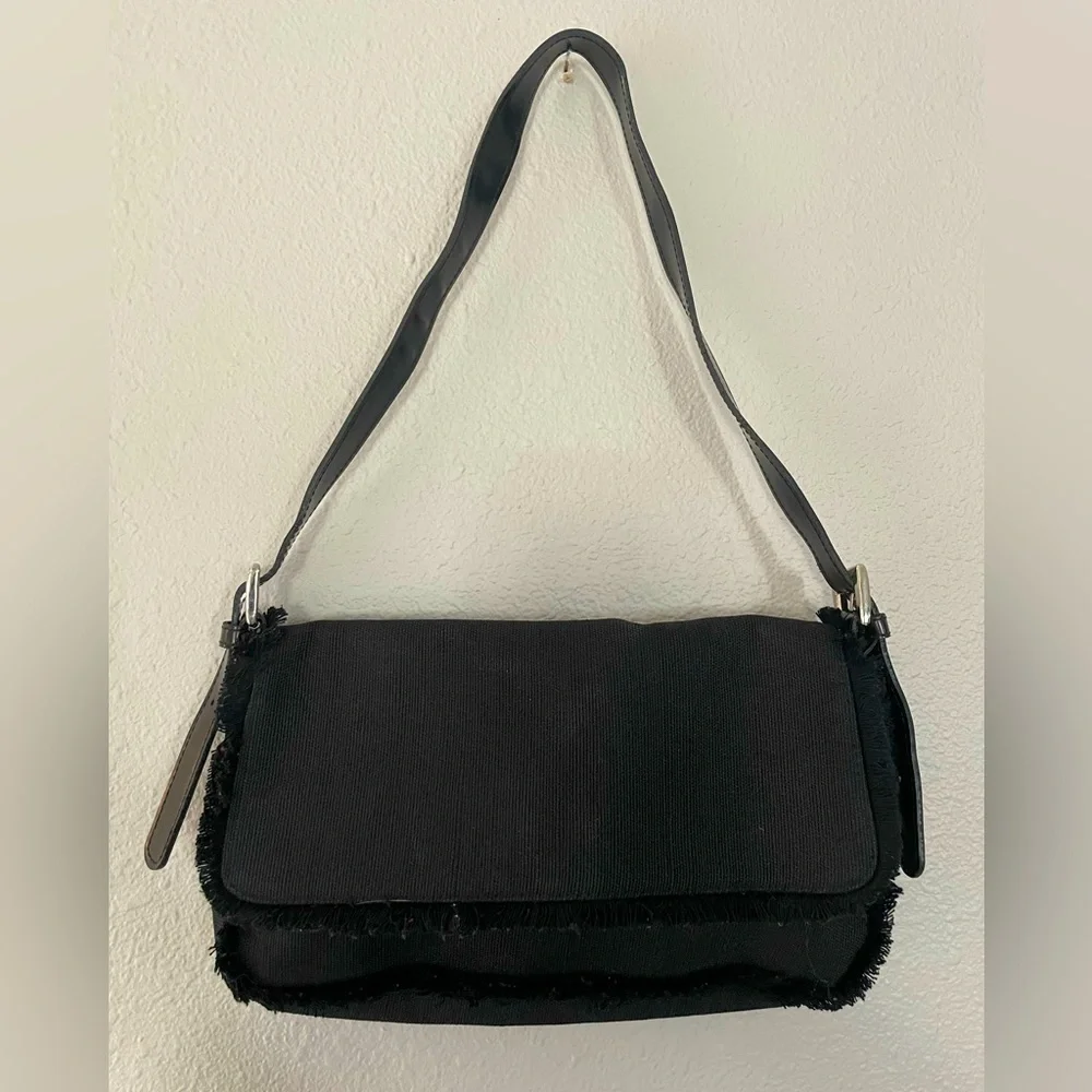 EUC Black unbranded fringe detail satchel
