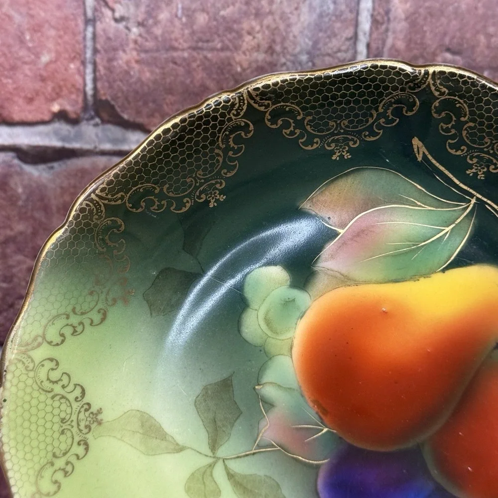 Unmarked vintage fruits