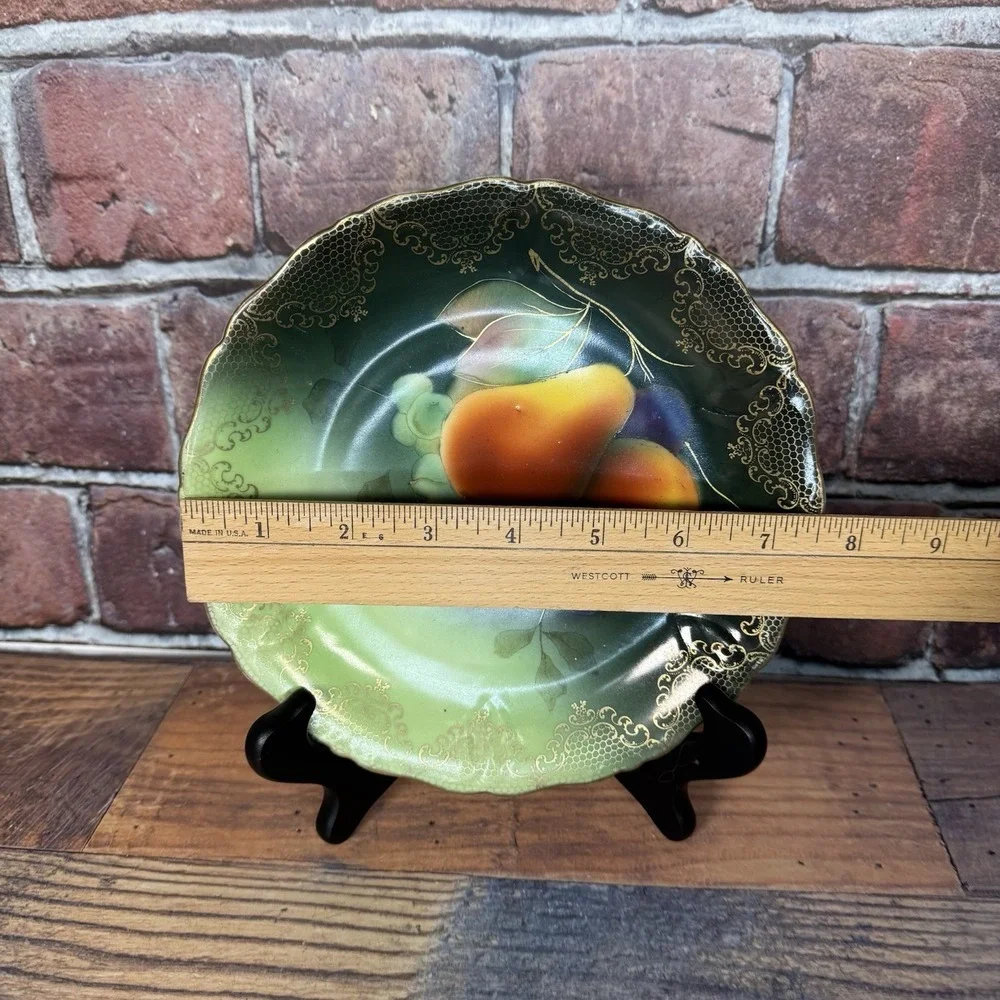 Unmarked vintage fruits