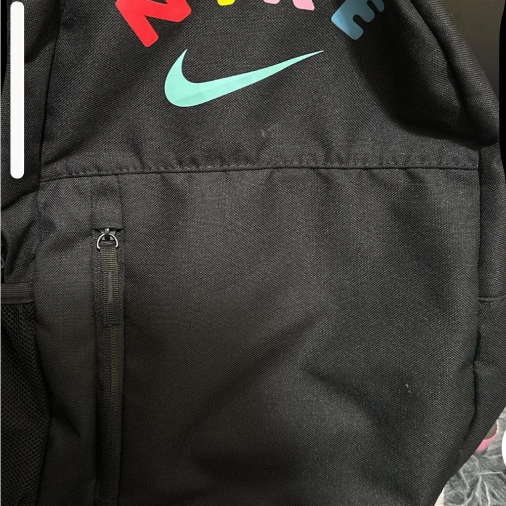 Nike sleek black