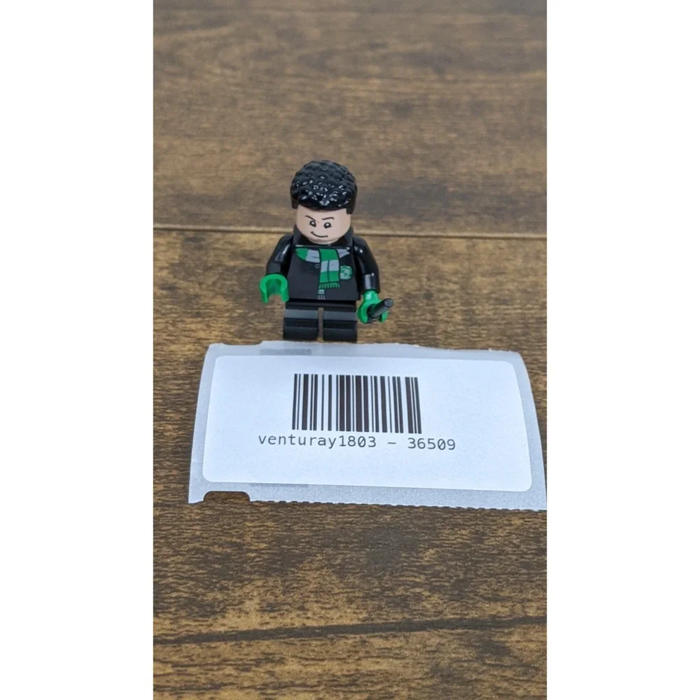 LEGO‎ Minifigure Black Green Scarf Wand Collectible Toy Figure