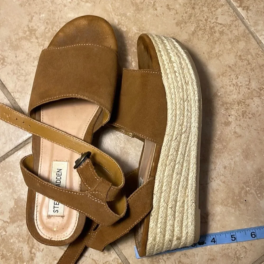 Tan suede Wedge sandals