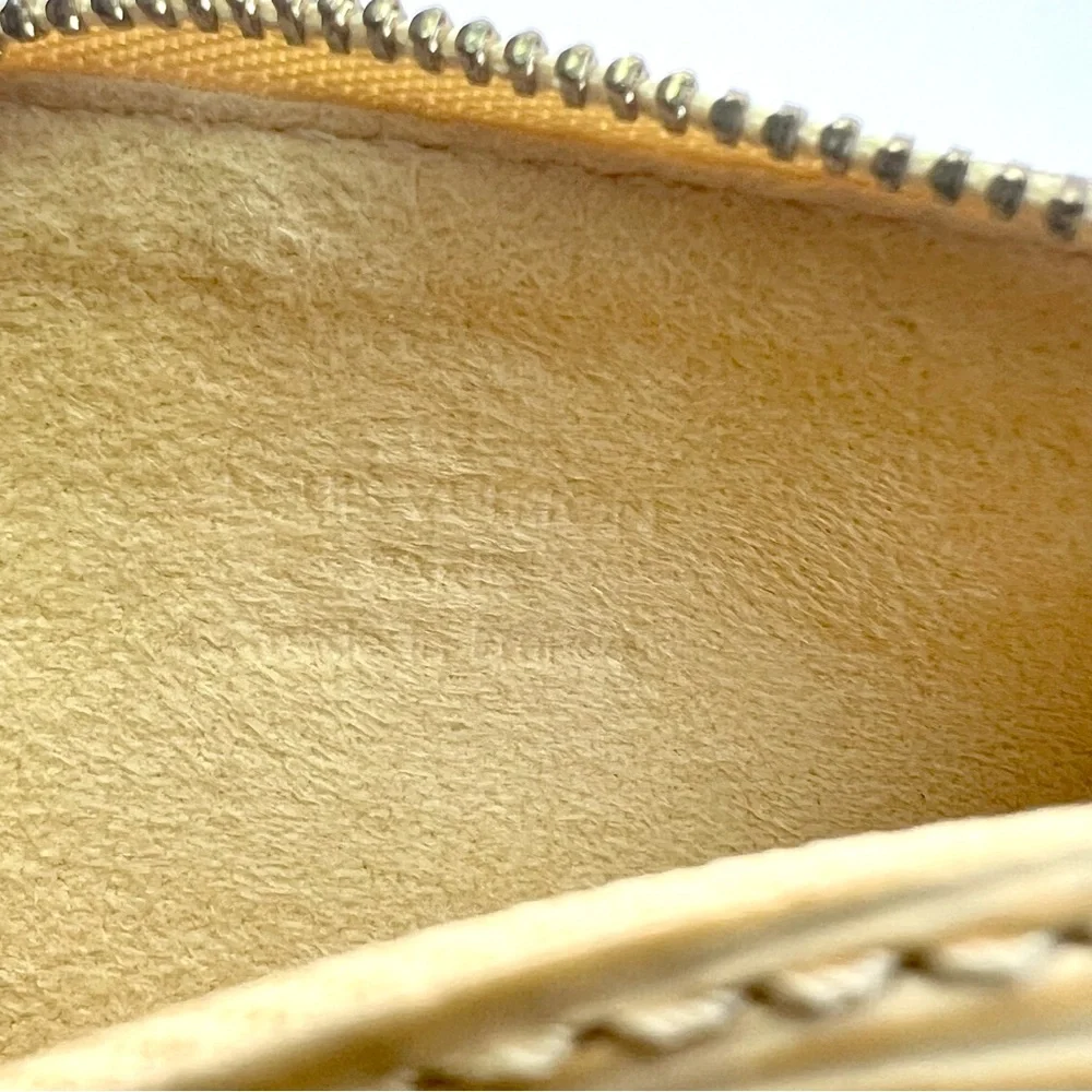 Louis Vuitton chic louis
