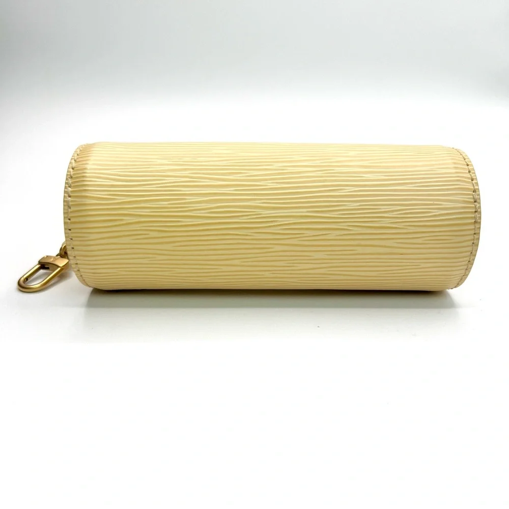 Louis Vuitton chic louis