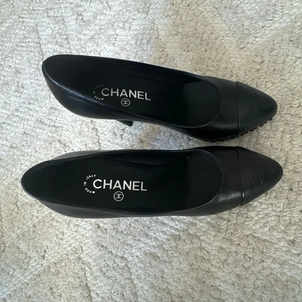 Chanel Lambskin CC Cap Toe Platform Chain Pumps size 36.5 Black