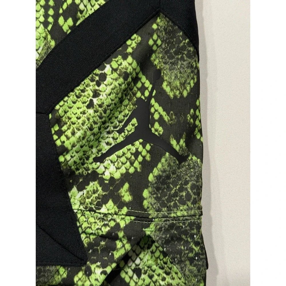 Jordan performance green