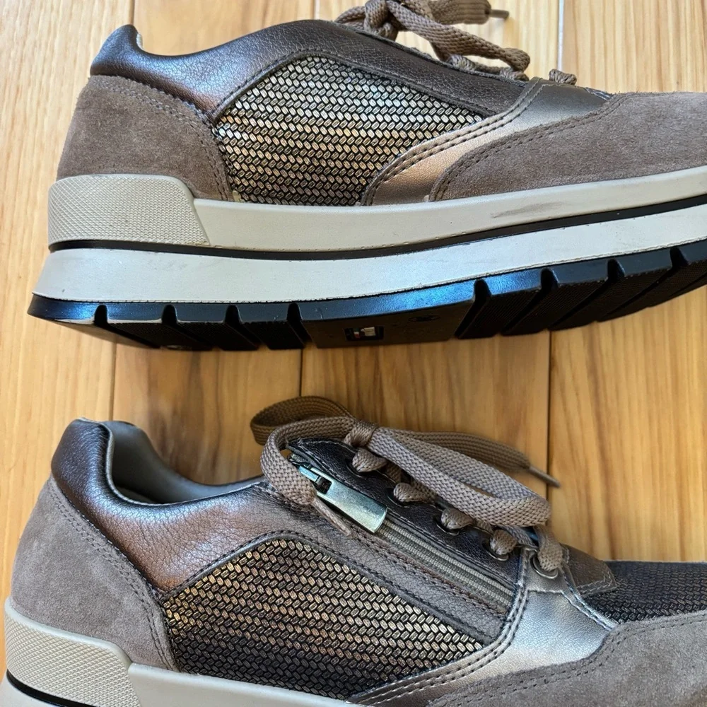 Igi&Co sneakers wear up