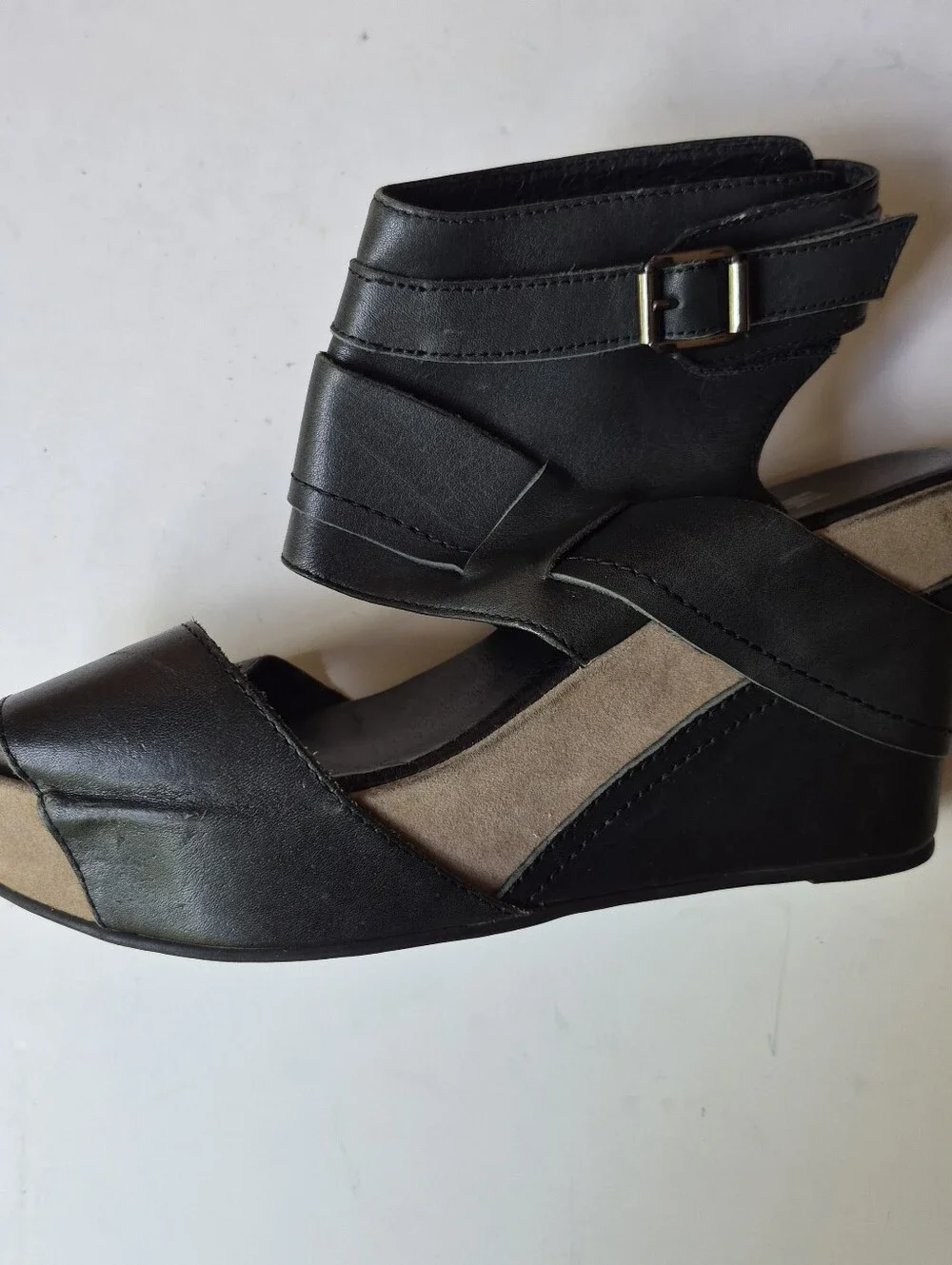 Antelope stylish black