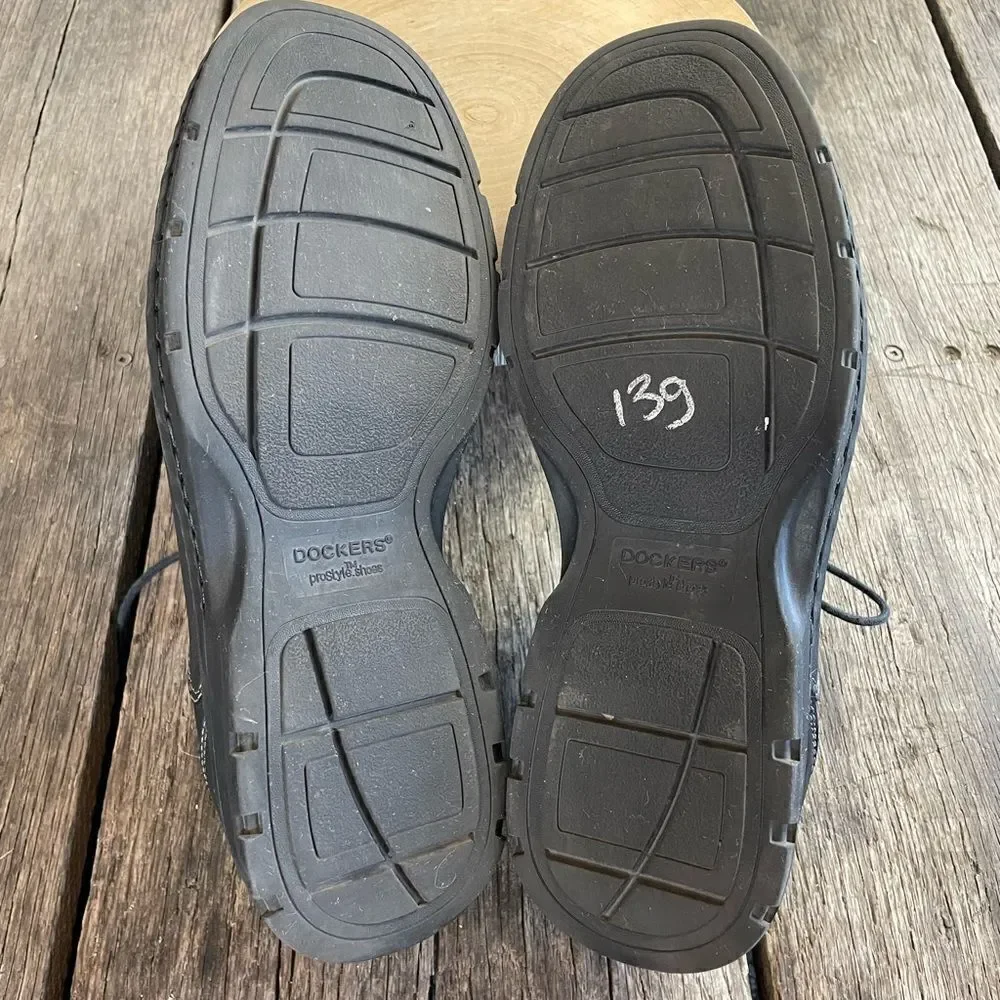 Dockers classic pair