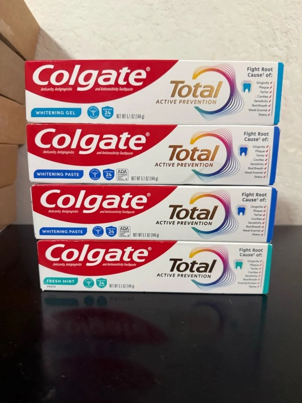 Colgate Total Active Prevention Whitening Toothpaste - Fresh Mint / White & Red