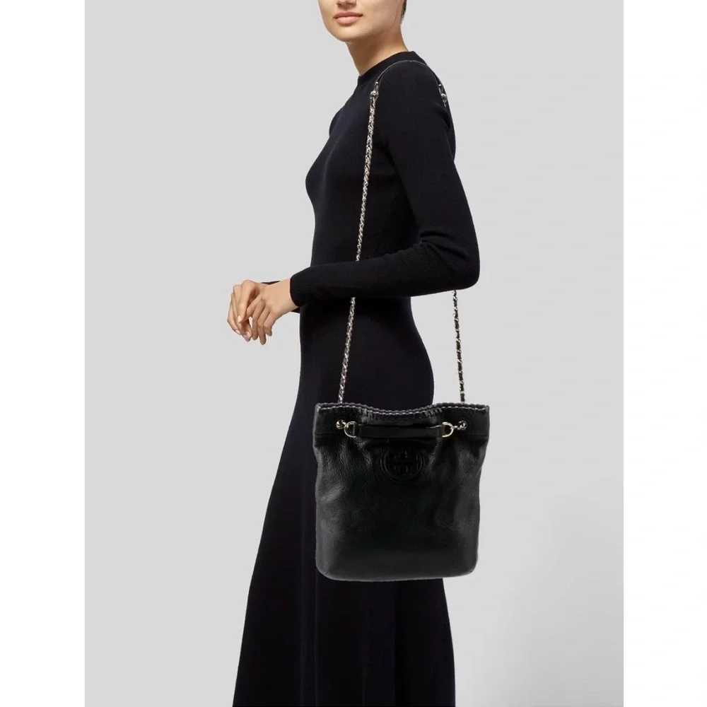 Tory Burch reposhing this