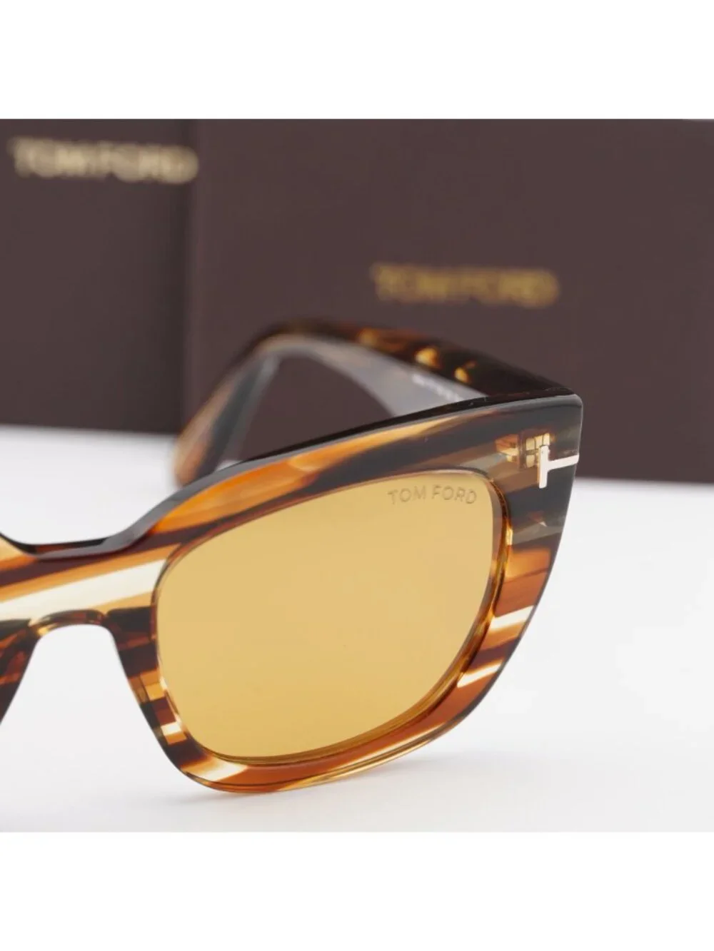 Tom Ford model ft1190