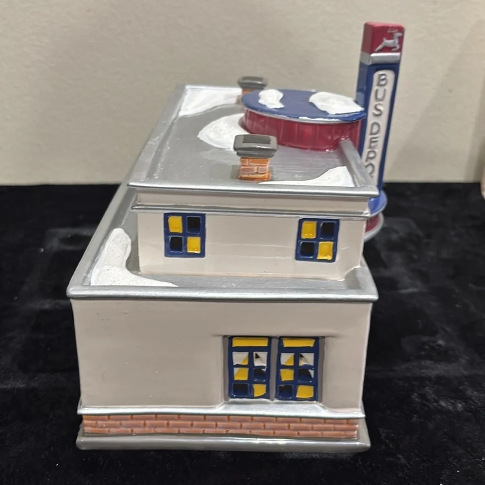 Department 56 charming ceramic