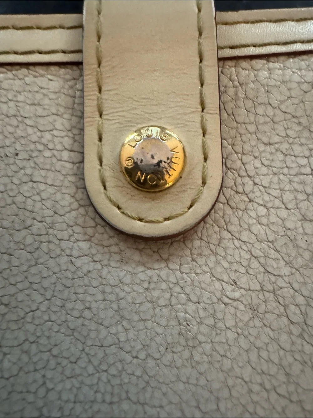 Louis Vuitton compact bifold