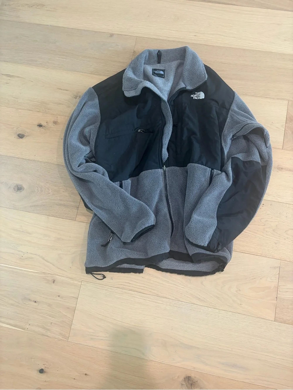 The North Face Men's Gray and Black Lightweight Fleece Jacket
