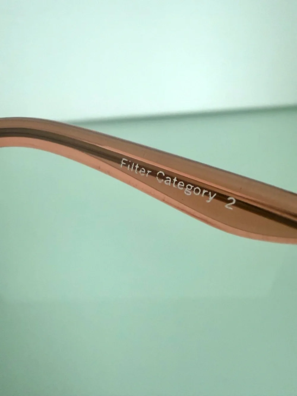 Hugo Boss pink 	•	color fit