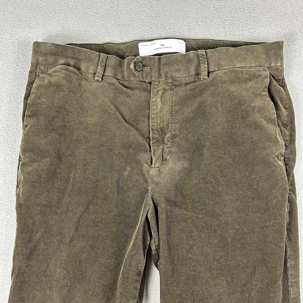 Banana Republic brand banana