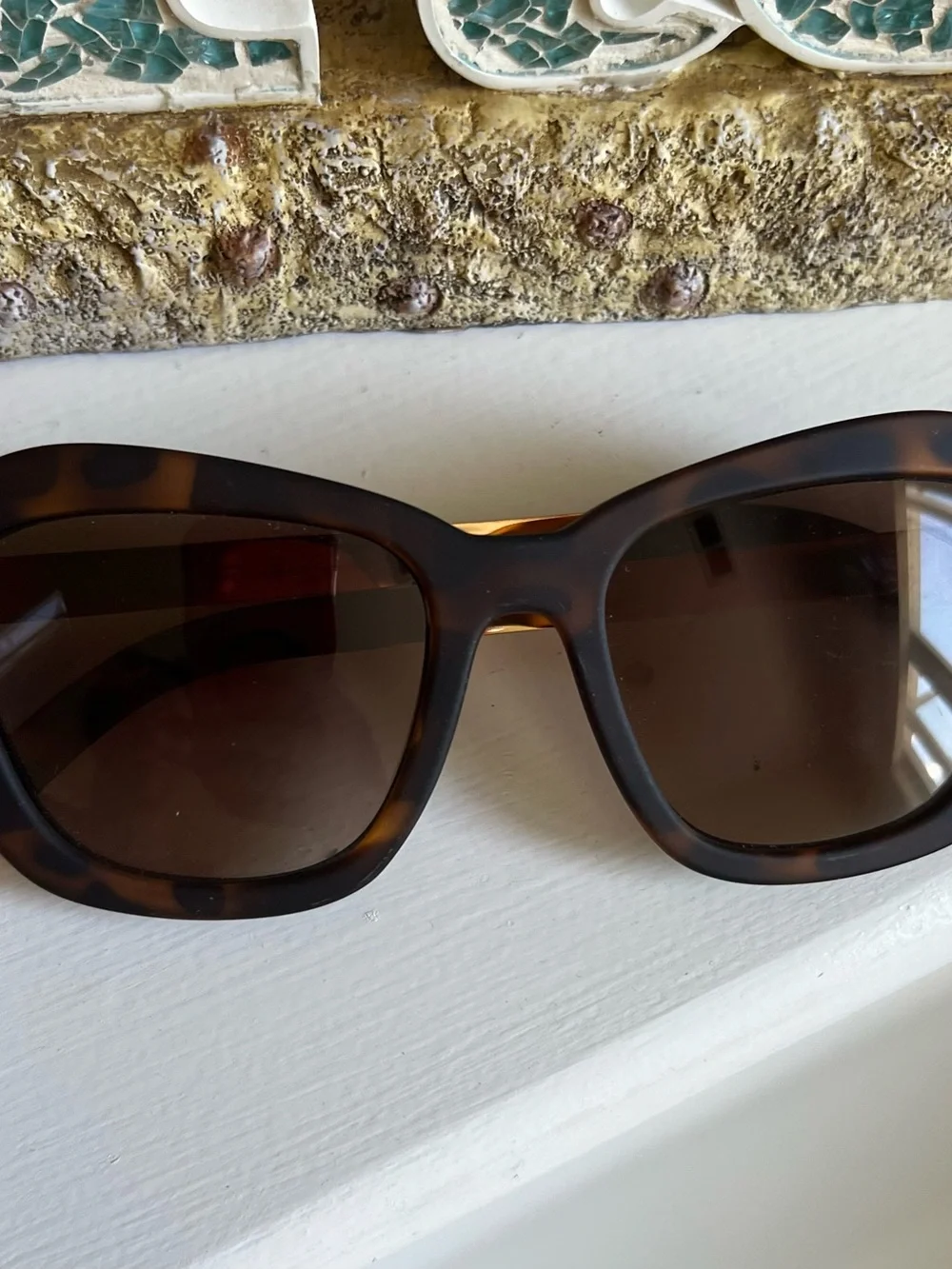 Tortoise Shell Square Cat Eye Sunglasses with Gold Metal Temples