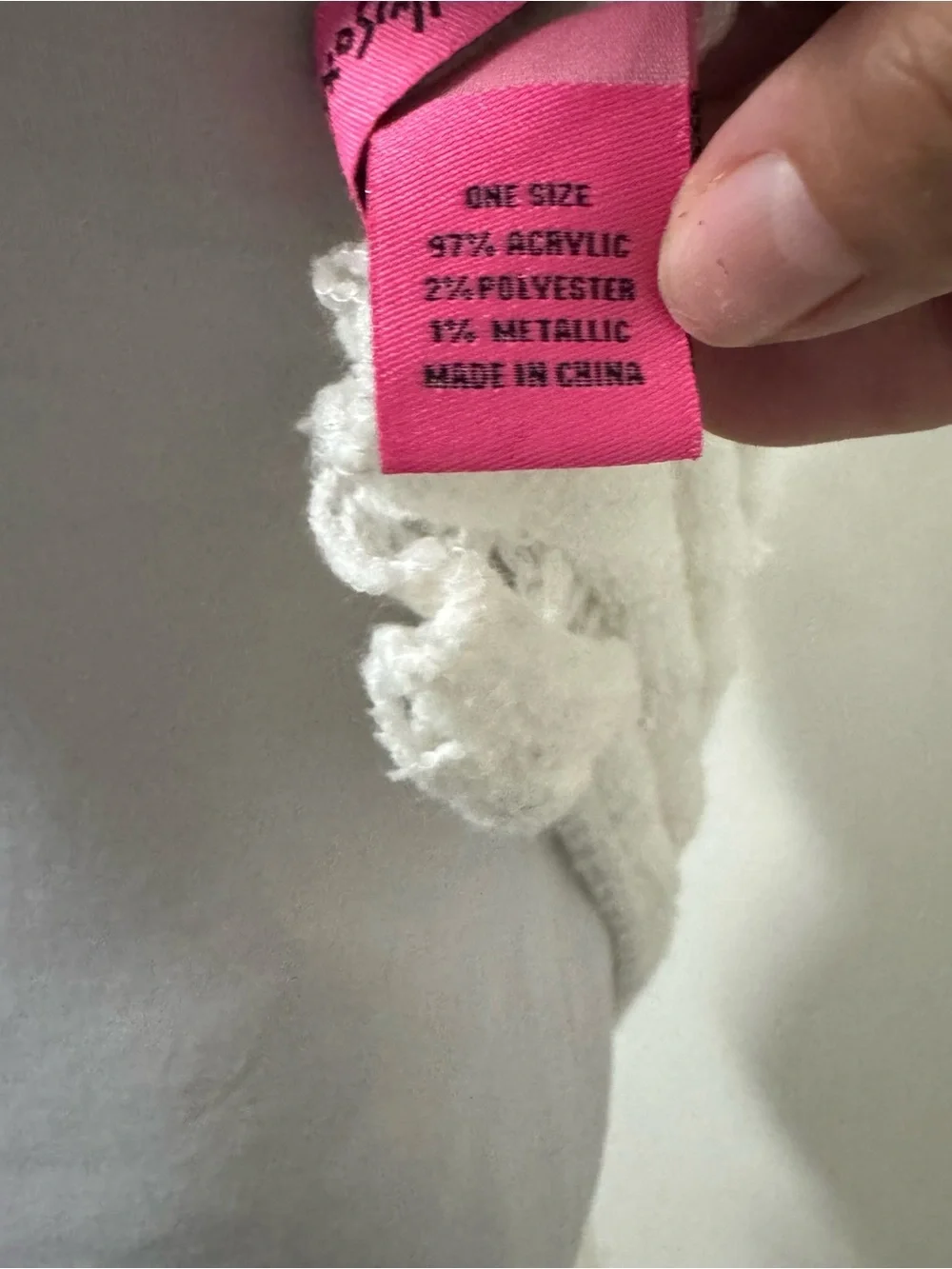 Betsey Johnson Women’s One Size White Knit Shawl Yarn with Pink Brand Tag & Poms