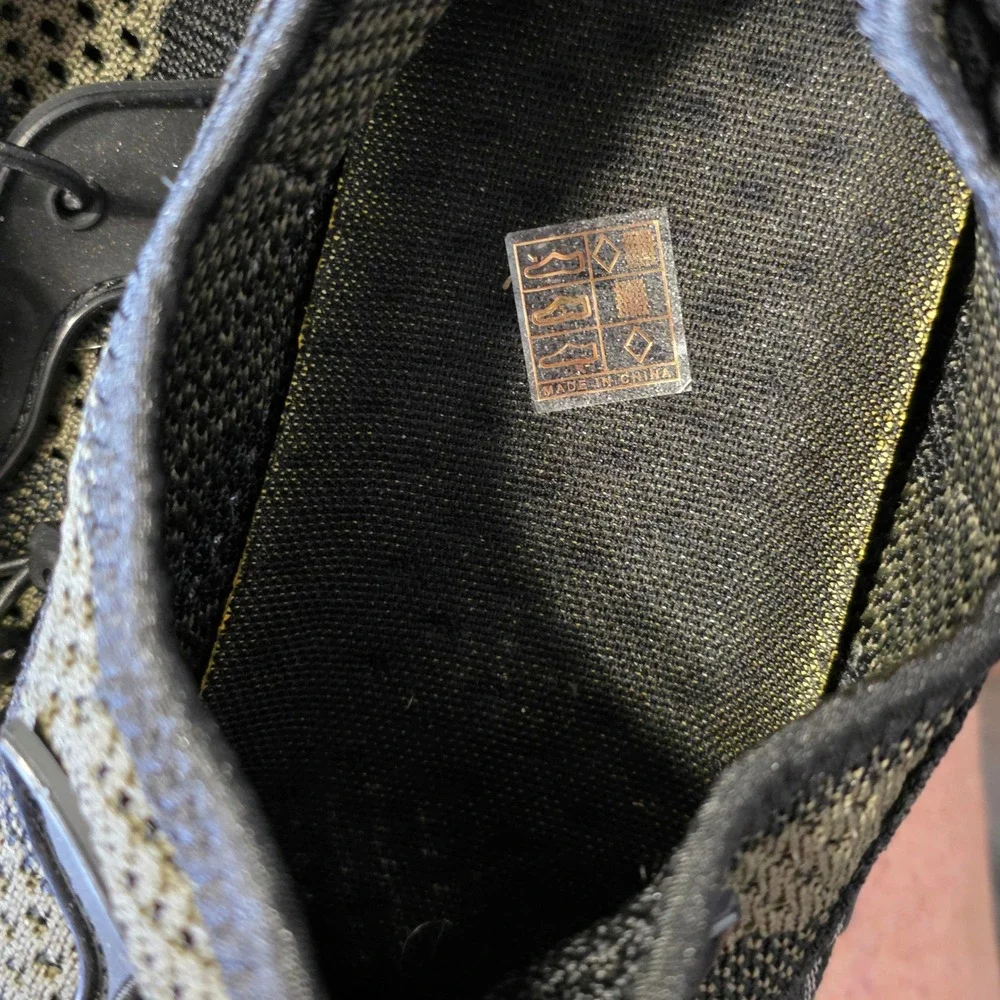 Unbranded lightweight mesh