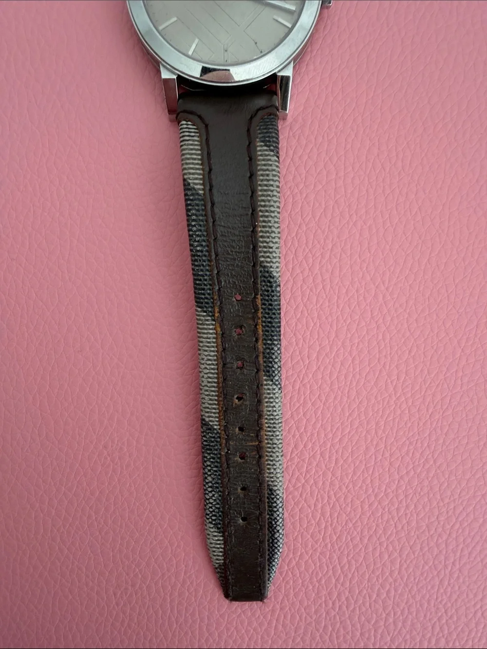 Burberry elegant men