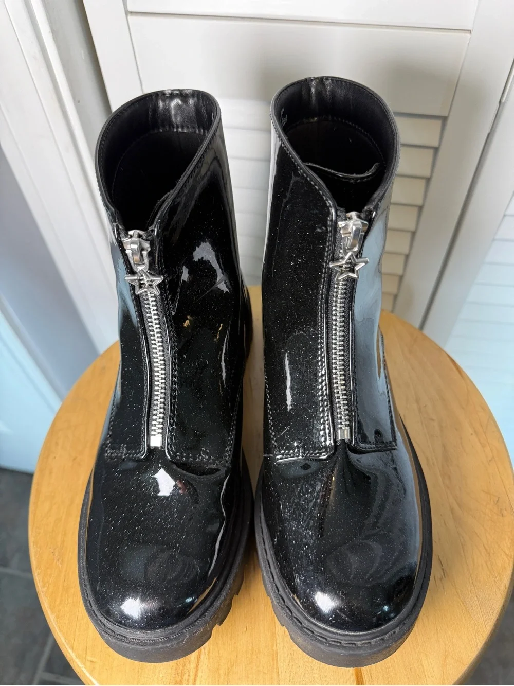 art class sleek black