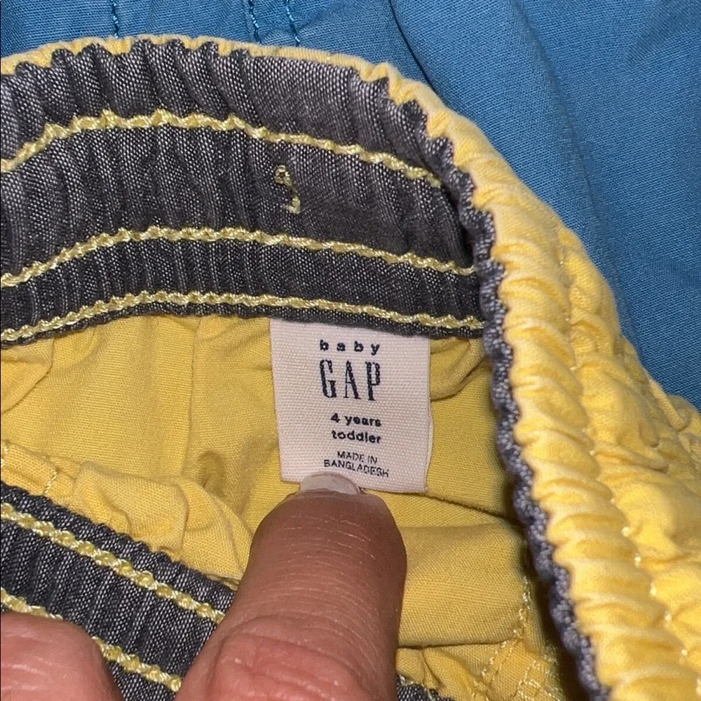 GAP vibrant shorts
