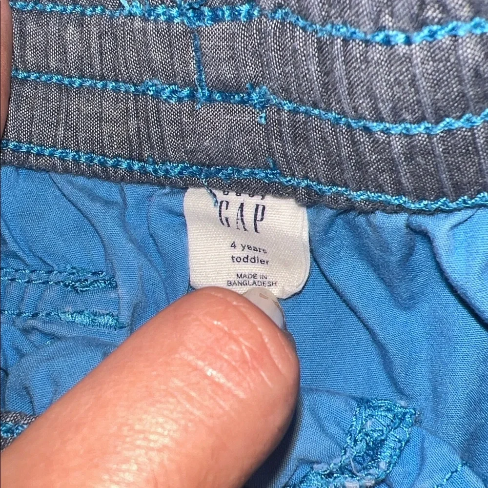 GAP vibrant shorts