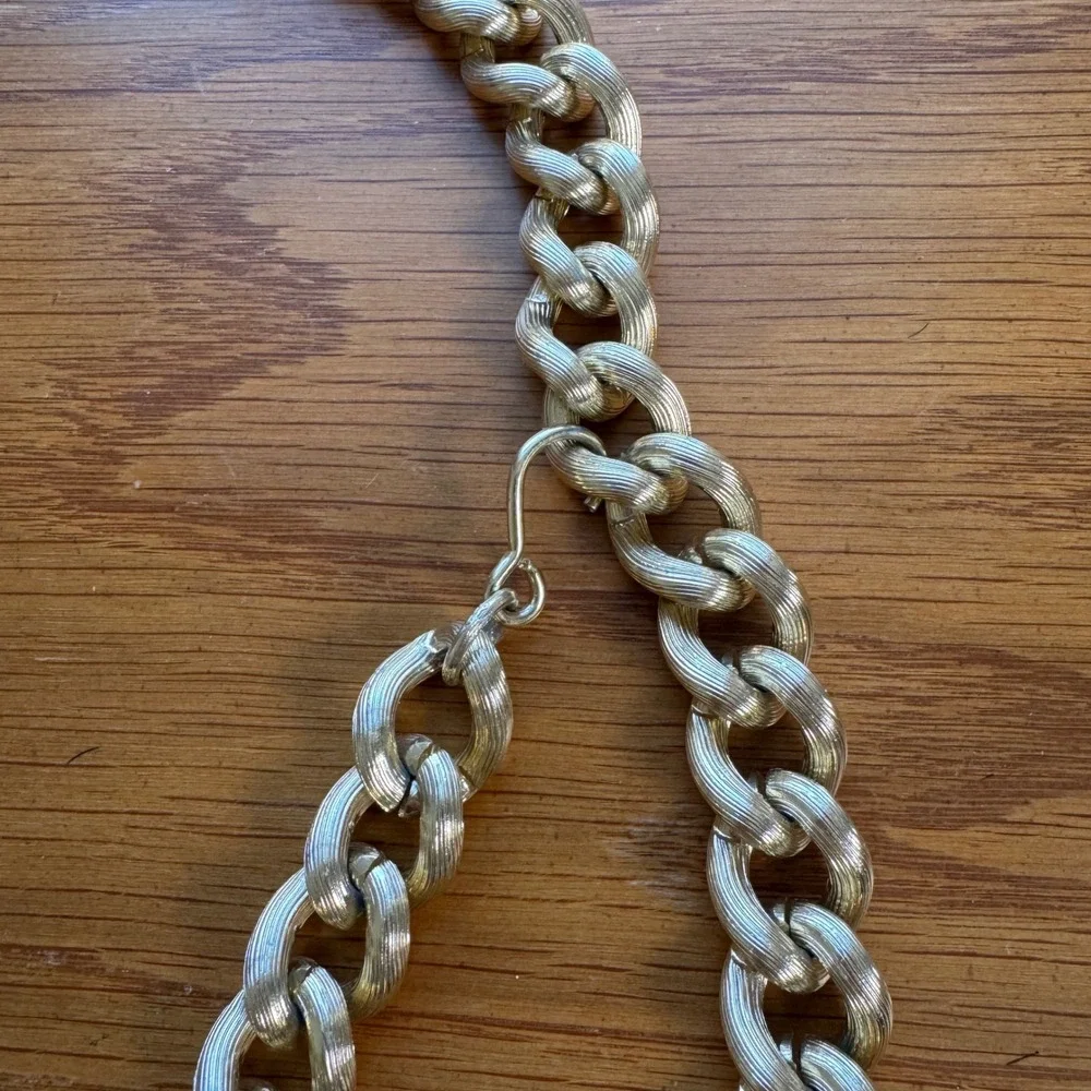 Vintage‎ 80s 90s Gold Tone Chain Belt with Tassel up to 37 inches