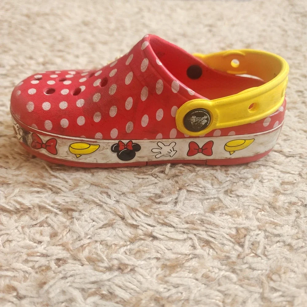 CROCS lightweight clogs