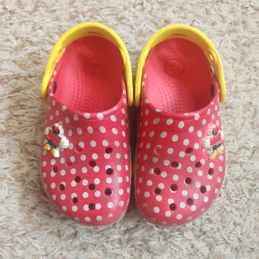 CROCS lightweight clogs