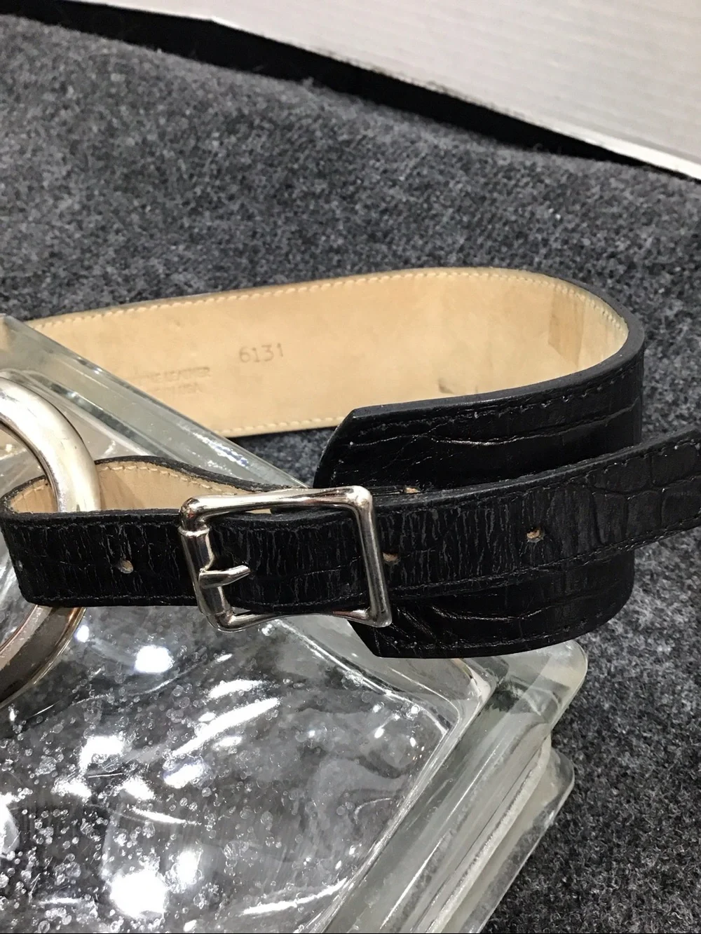 Cache stylish black