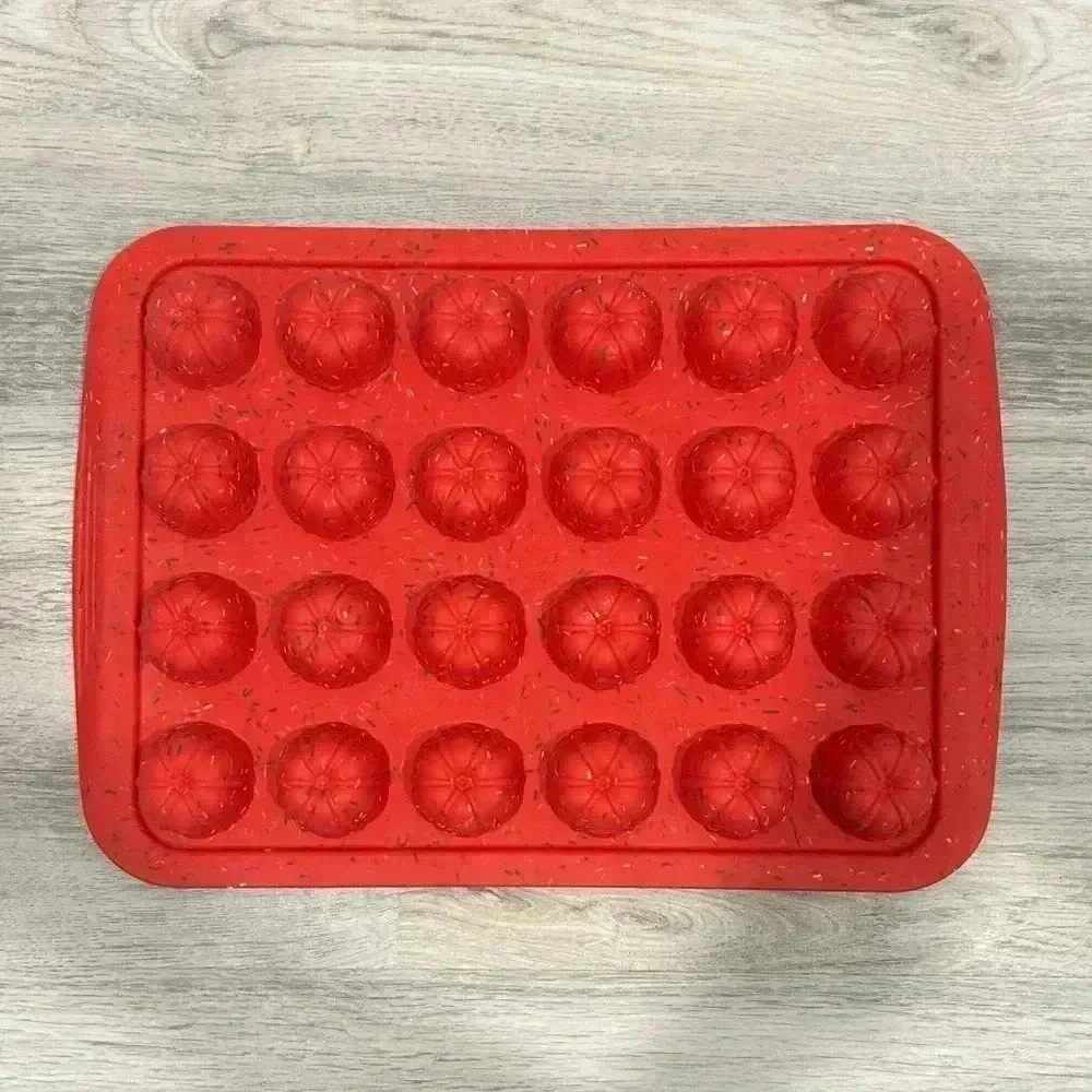Trudeau silicone fluted