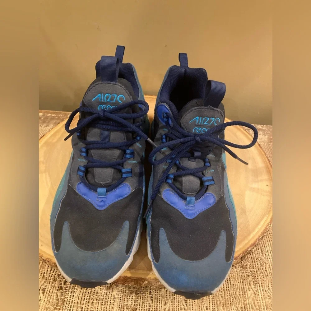 Nike flexible sturdy