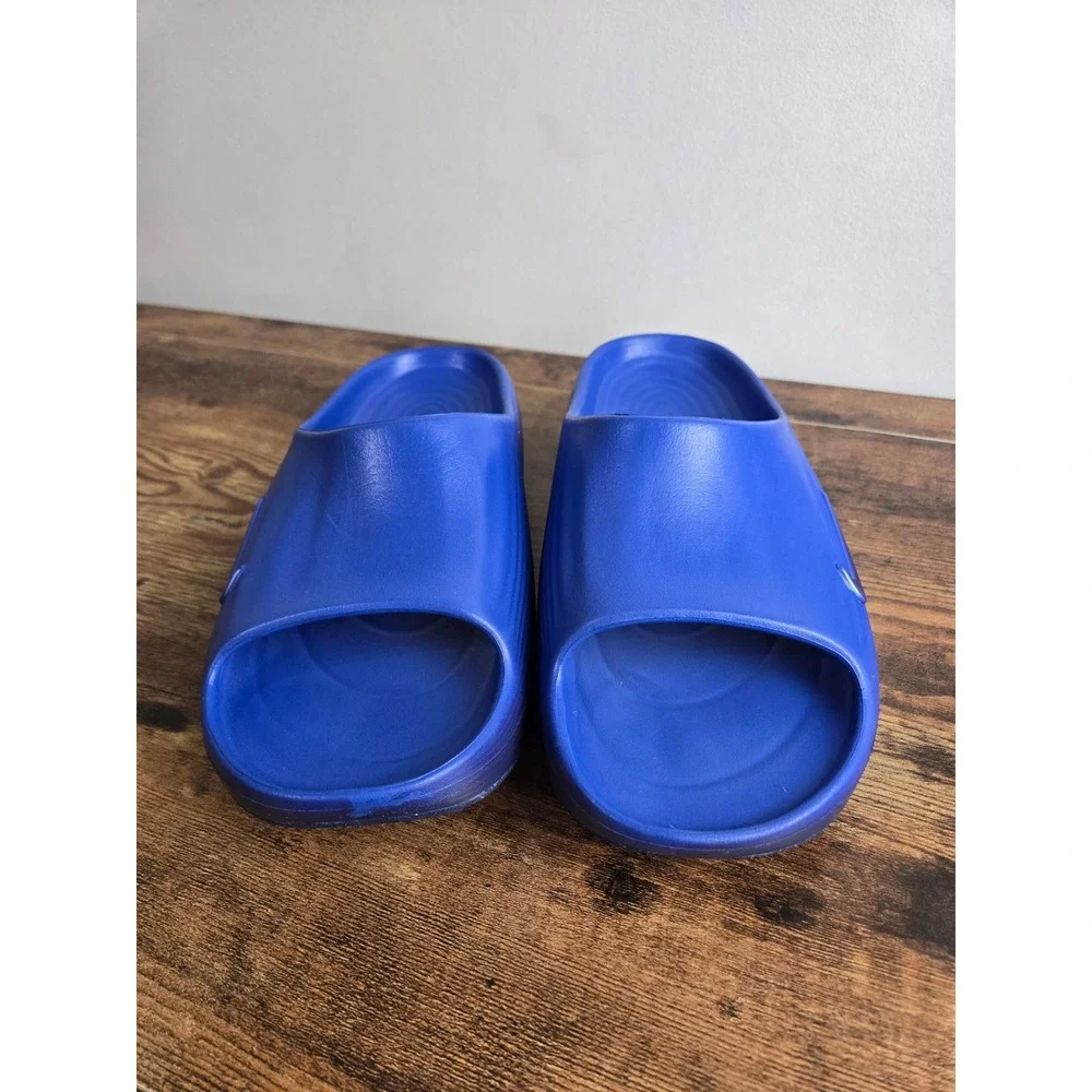 Nike calm slides