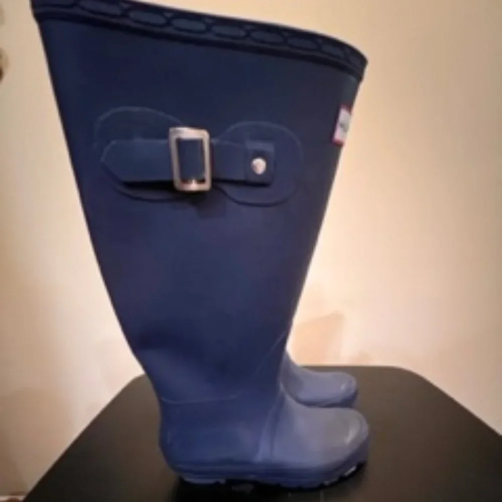 Hunter size blue