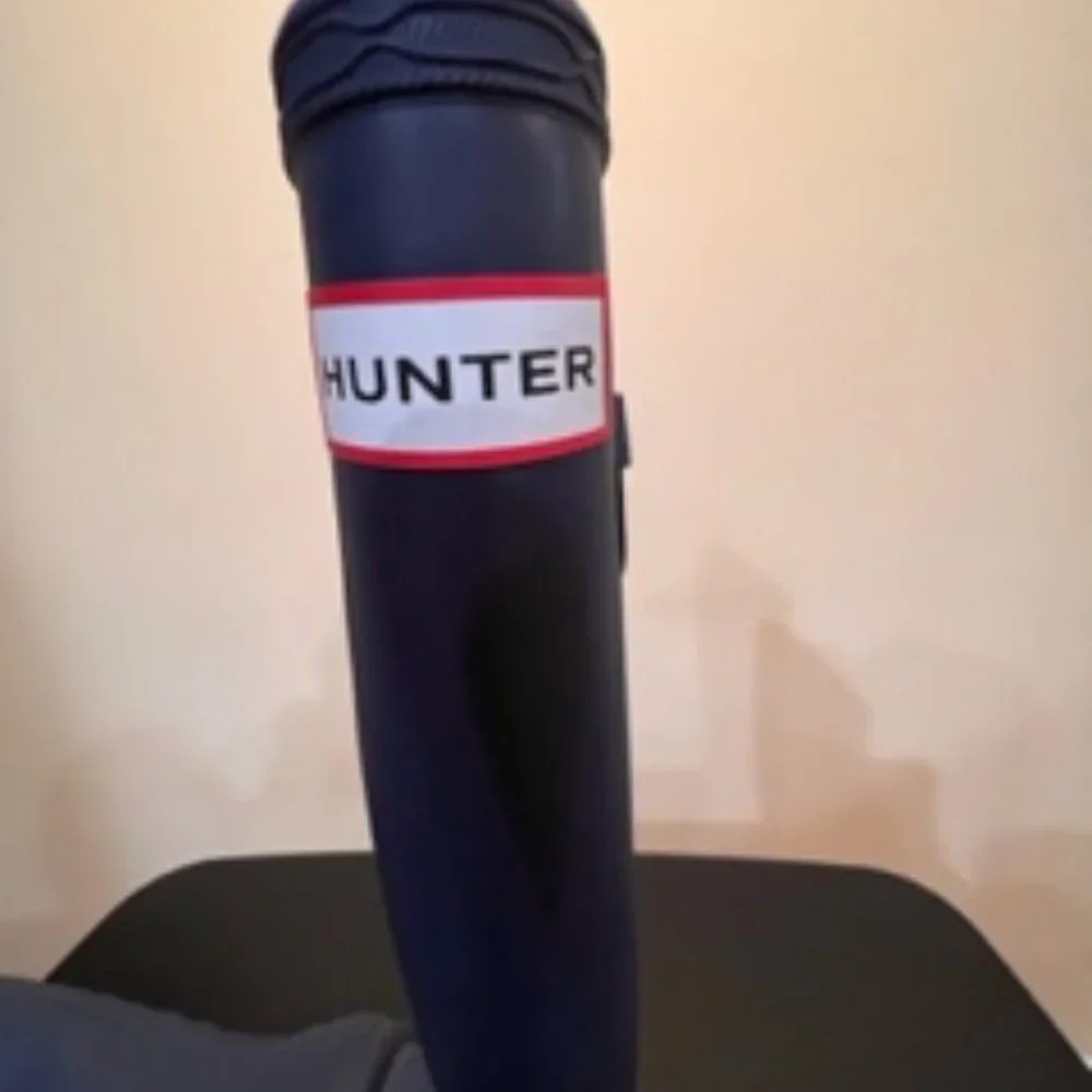 Hunter size blue