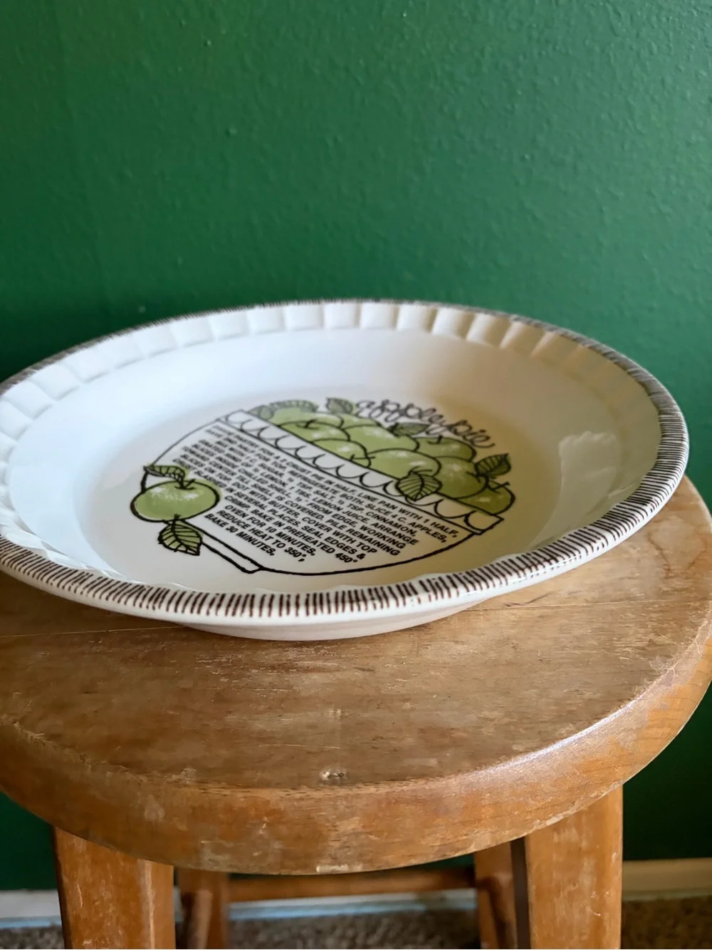 Jeannette Glass vintage royal