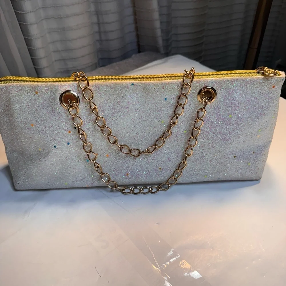 Elegant White Clutch with Gold Chain Ice Bags Womens