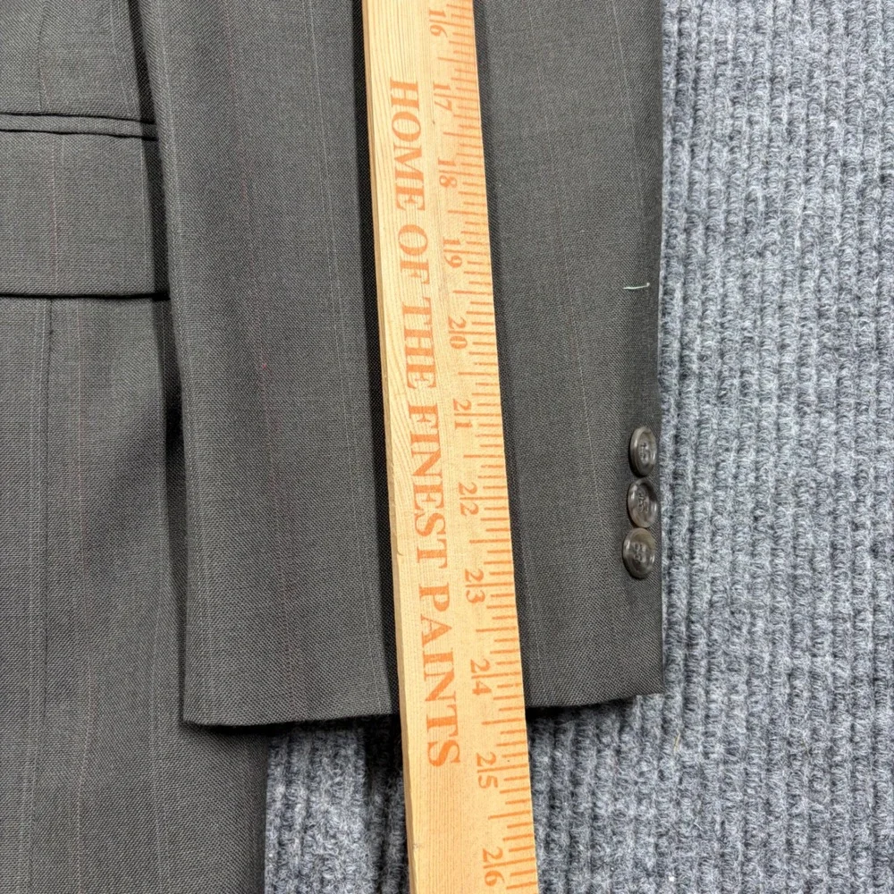 Haggar Clothing Co Suit Mens 42 Jacket and Pleated Pants Set Brown Pinstripe