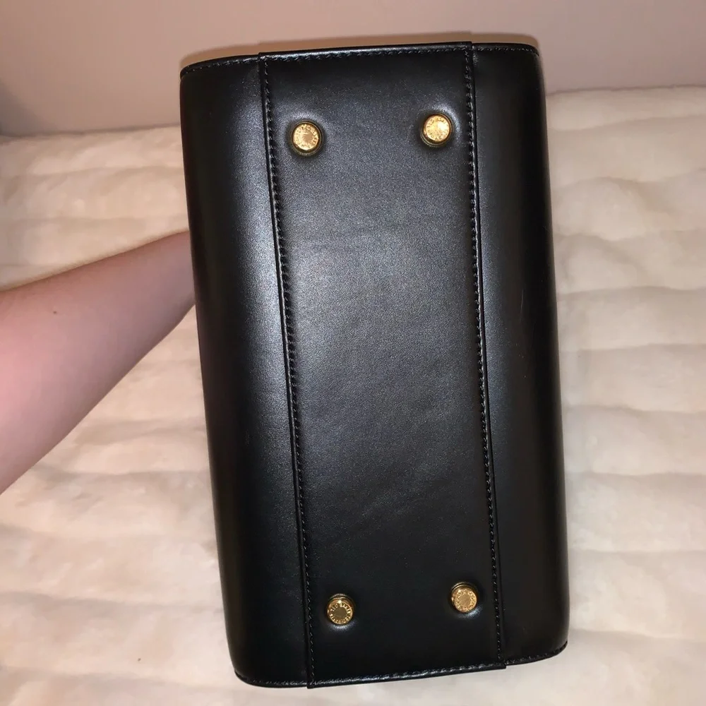 Ted Baker sleek ted