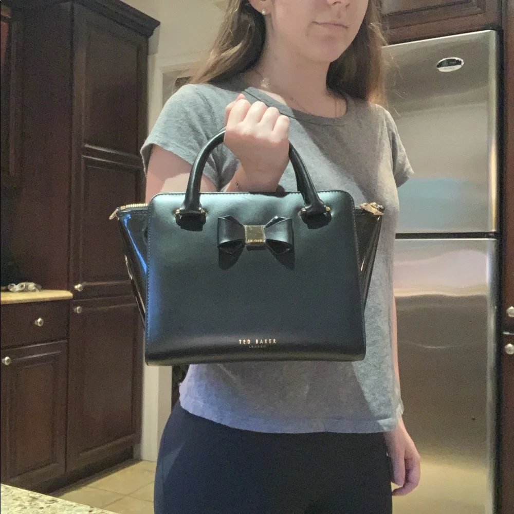 Ted Baker sleek ted