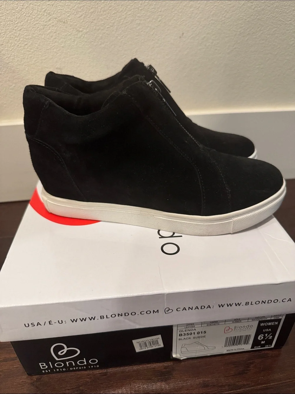 Blondo black suede